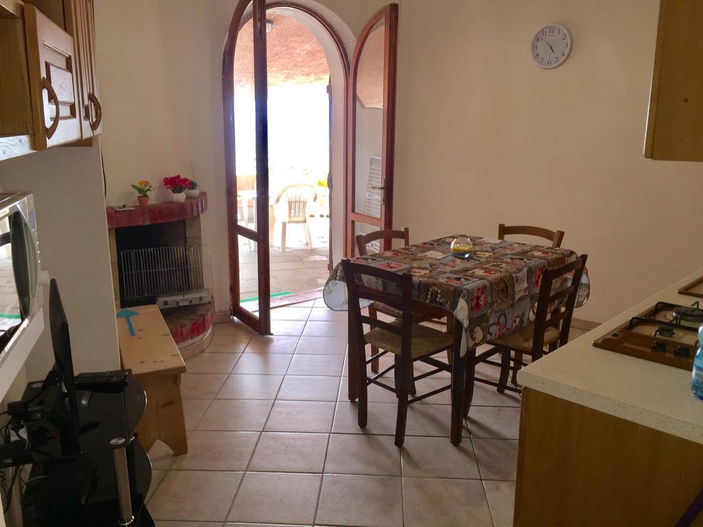 Appartamenti In Villa La Marinedda イーゾラ・ロッサ エクステリア 写真
